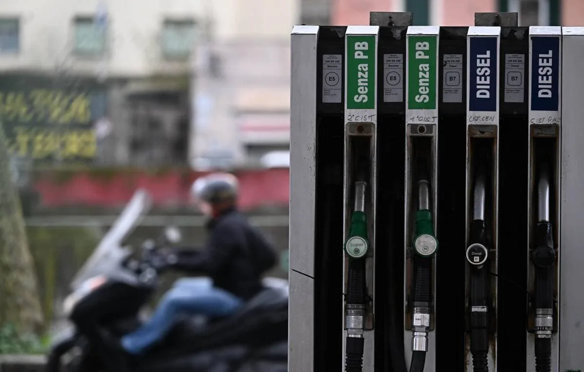 Carburanti, non scendono tutti: il gasolio rompe il trend
