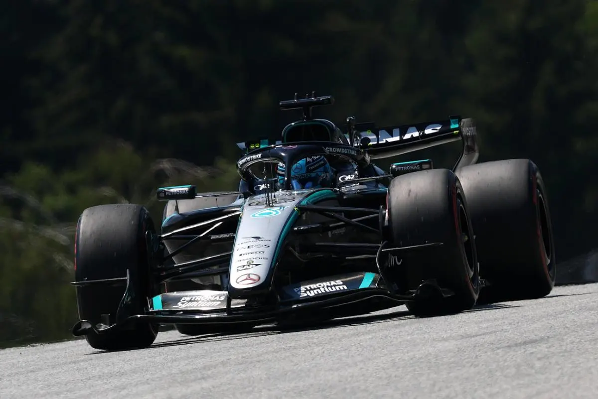 F1, GP Austria: Russell in pole davanti alle Ferrari