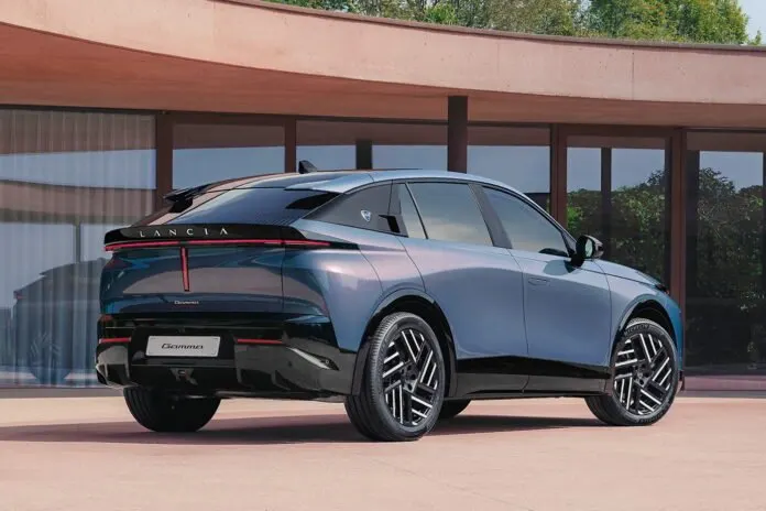 Lancia Gamma, cosa rivelano le prime immagini ufficiali: il nuovo suv divide già esperti e appassionati
